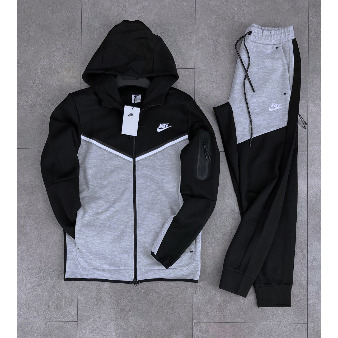 Мъжки спортен екип Nike Tracksuit Tech Fleece Black & Light Grey